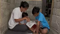 Kisah Anastasya di Manado, Bangkit Bersama PNM Jualan Makanan Demi Keluarga
