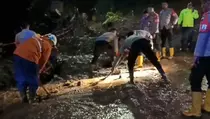 Longsor Tutup Cadas Pangeran, Kendaraan Dialihkan ke Tol Cisumdawu