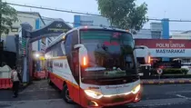 OTT Bupati Tulungagung, KPK Bawa 12 Pejabat ke Surabaya