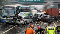 Kronologi Kecelakaan yang Melibatkan Bus Sinar Jaya di Tol Madiun
