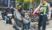 Motor Tabrak Truk Parkir di Pantura Batang, 2 Tewas