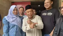 Jenazah Yai Mim Dimakamkan di Blitar