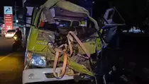 Truk Bata Tabrak Tronton di Probolinggo, 2 Orang Tewas