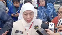 Soal Dugaan Pungli di Kantor ESDM Jatim, Khofifah: Kami Hormati Proses