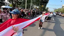 Nyalakan Nasionalisme, Merah Putih Sepanjang 100 Meter Terbentang di Karnaval Paskah Kota Semarang 2026
