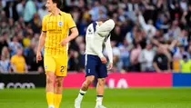 Rekap Liga Inggris: Gol Larut Kecewakan Spurs, Chelsea Tumbang Lagi