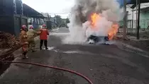 Mobil Listrik Hyundai Kona Hangus Terbakar di Gresik Diduga Overheat