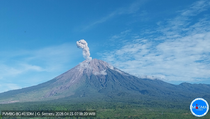 Gunung Semeru Muntahkan Abu Vulkanik Kamis Pagi, Warga Diimbau Waspada
