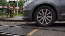 Pengamat: Mesin Mobil Tak Mungkin Mati ketika di Atas Rel Kereta