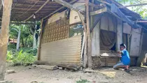 Pemkab Lebak Bantu Suryadi yang Tinggal 15 Tahun di Gubuk Reyot
