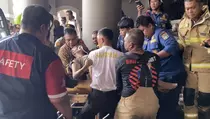 Kebakaran Apartemen Mediterania, 20 Orang Dilarikan ke RS karena Sesak