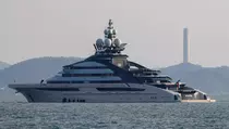 Yacht Mewah Miliarder Rusia Tembus Selat Hormuz Tanpa Halangan