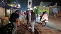 Brutal! Petugas Kebersihan di Sukabumi Tewas Dikeroyok di Muka Umum