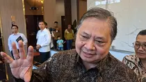 Rupiah Tembus Rp 17.360, Airlangga Soroti Tekanan Global