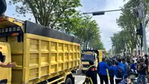 Solar Langka, Sopir Truk Pasir Kepung Pemkot dan DPRD Balikpapan
