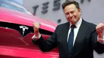 Elon Musk Kantongi Rp 2.528 T dari Tesla, 5.745 Kali Gaji Bos Ford!