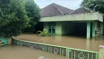 Hari Kedua, Banjir Masih Rendam Permukiman Warga di Cipondoh Tangerang