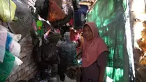 Memprihatinkan, 1 Keluarga di Kudus Tinggal di Lorong 1x6 Meter