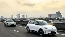 Geely Klaim Teknologi Hybrid Mereka Lampaui Toyota