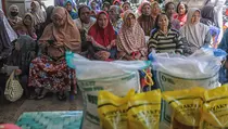 Penyaluran Bantuan Pangan di Semarang