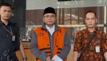 Momen Gus Yaqut dan Gus Ipul Saling Lempar Salam di Gedung KPK