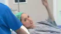 Cinta Laura Mendadak Dilarikan ke RS karena Jari Teriris Pisau