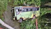 Bus di Labuhanbatu Terjun ke Sungai, 20 Penumpang Selamat