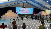 Penampakan 2 Gunung Uang Rp 10,2 Triliun yang Dipamerkan di Kejagung