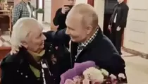 Momen Putin Jemput Gurunya di Hotel Moskow Bikin Meleleh!