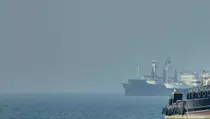 Iran Kembali Tutup Selat Hormuz Saat Pelayaran Kapal Mulai Pulih