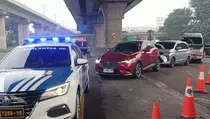 Lalin Padat, Tol Jakarta-Cikampek Km 23-28 Diberlakukan Contraflow