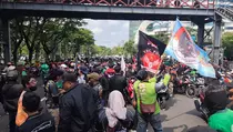 Ribuan Driver Ojol Jatim Gelar Demo Tuntut UU Transportasi Online