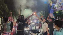 Bobotoh Persib Padati Jalanan Cirebon, Polisi Kawal Konvoi Juara