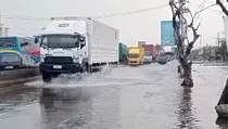 Jalur Pantura Demak-Semarang Banjir Rob, Kendaraan Terjebak Berjam-jam