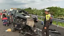 Duduk di Belakang, Anggota DPR Selamat dari Tabrakan Maut di Tol Paspro