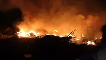 Puluhan Lapak Barang Bekas dan Rumah Warga Terbakar di Kalideres