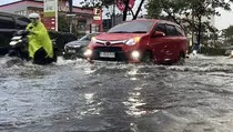 Hujan Kurang 2 Jam, Jalan Margonda Raya Depok Kebanjiran