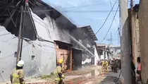 Gudang dan Pabrik Sol Sepatu di Bandung Ludes Terbakar