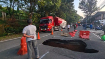 Kronologi Sinkhole di Jalan Lenteng Agung Picu Kemacetan Parah