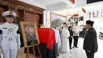 Momen Prabowo Beri Penghormatan Terakhir kepada Ryamizard Ryacudu