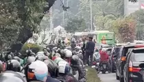 Demo Mahasiswa Hari Ini Bikin Macet di MT Haryono hingga 3 Km