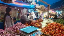 Rupiah Anjlok, Uang Rp 50.000 Kini Sulit Penuhi Kebutuhan Dapur Warga