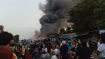 Kronologi Kebakaran Hebat di Dekat Stasiun Depok Baru