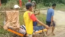 Viral Video Warga Ditandu, Bupati Jeje Govinda Janji Cari Solusi
