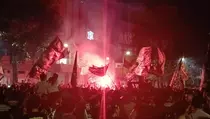 Gelar Konvoi Keliling Surabaya, Bonek Rayakan HUT Ke-99 Persebaya