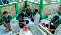 Menuju 1 Abad, Skuad Persebaya Ziarah Keramat ke Makam Pamoedji