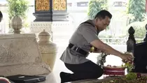 Jelang Hari Bhayangkara, Kapolri Ziarah ke Makam Bung Karno Blitar