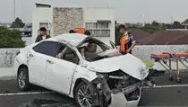 Kecelakaan Beruntun 3 Mobil di Tol Becakayu, 8 Orang Jadi Korban