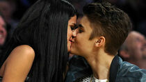 Justin Bieber dan Selena Gomez Tinggal Bersama?