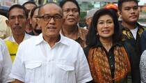 Aburizal Bakrie: Jangan Berdiri Lagi di Tempat Gelap
